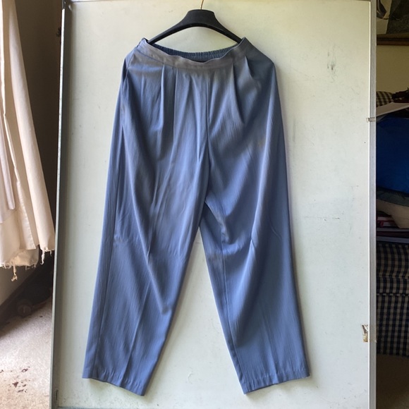 Blouse and pants combo - Picture 2 of 3